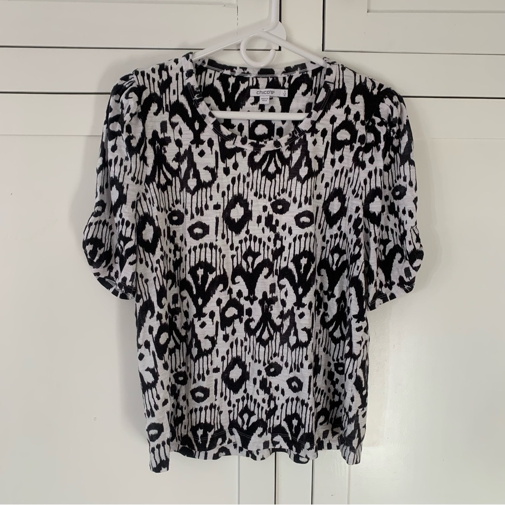 Chico’s Black White Pattern Puff Round Neck Shirt Size XL